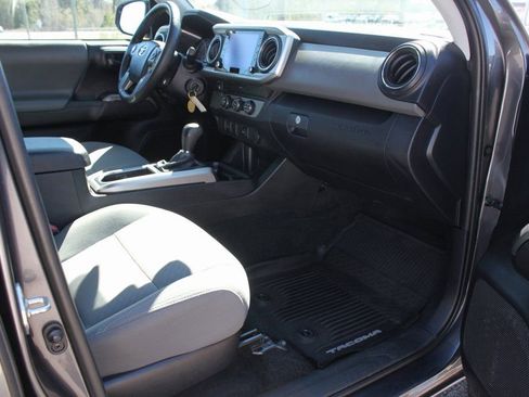 Used 2020 Toyota Tacoma SR5 image 6