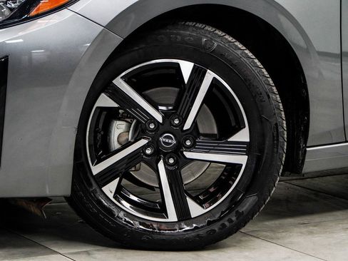 Used 2024 Nissan Sentra SV image 3