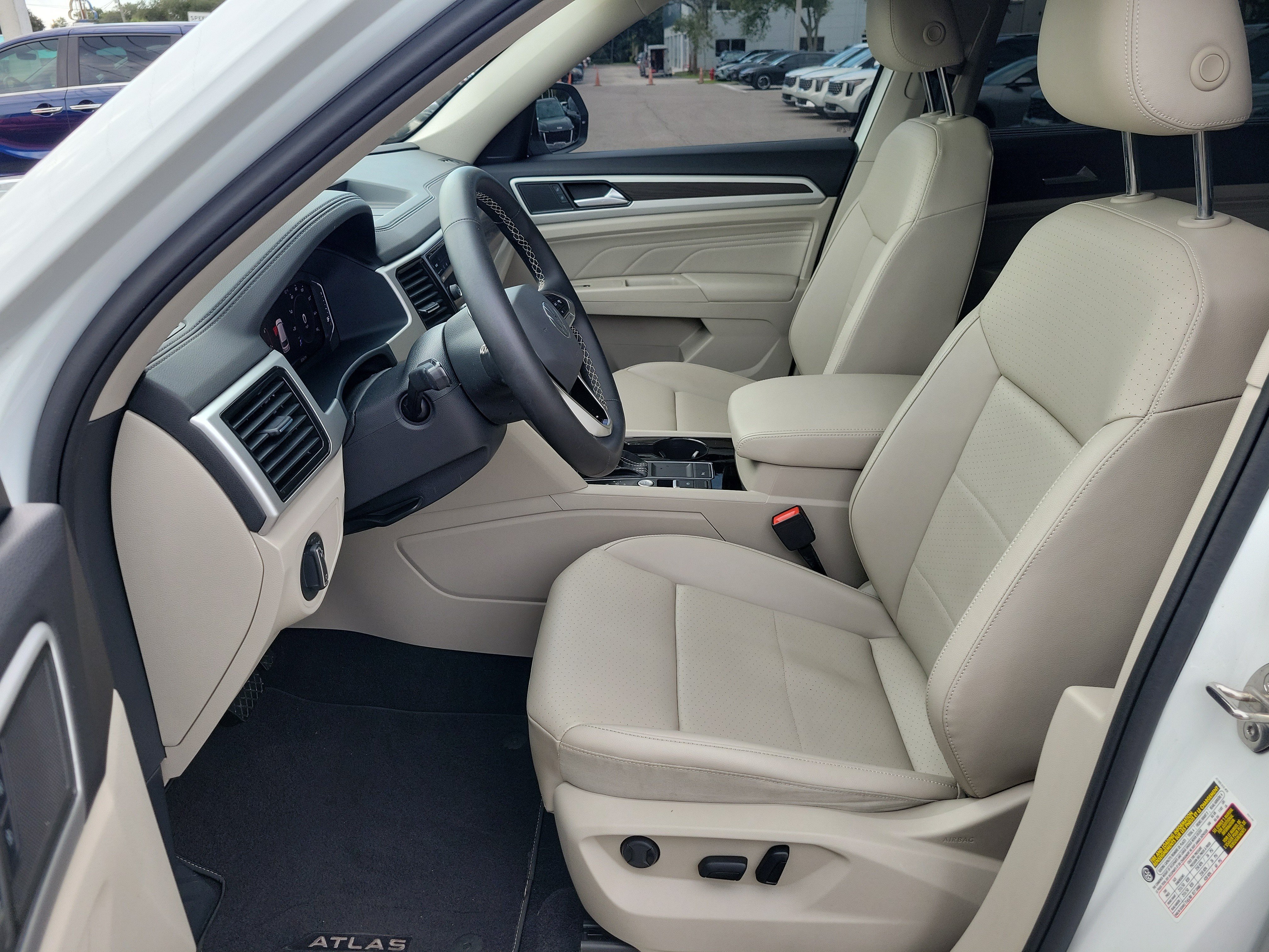 Used 2022 Volkswagen Atlas SE FWD image 22