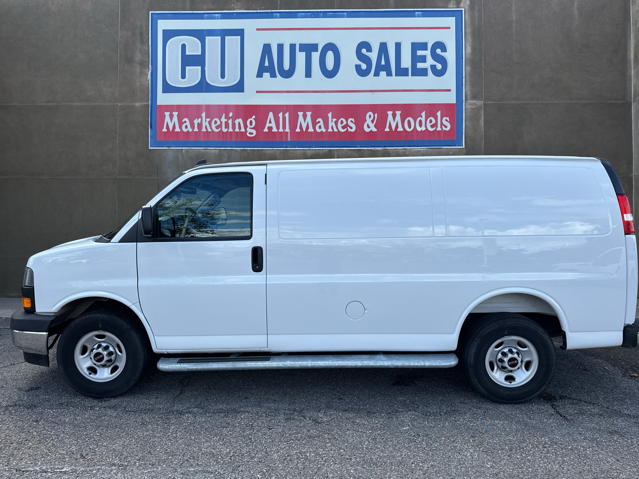 Used 2025 GMC Savana 2500 w/ Driver Convenience Package RWD image 7
