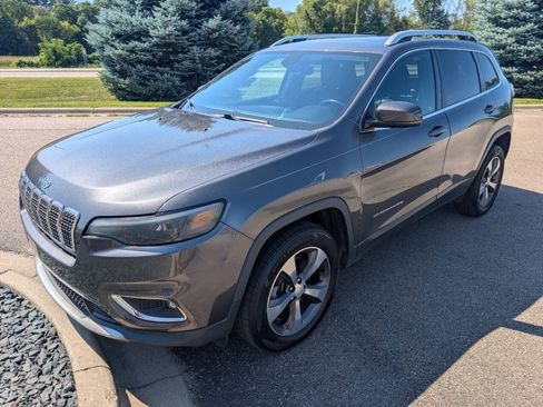 Used 2019 Jeep Cherokee Limited AWD/4WD image 5