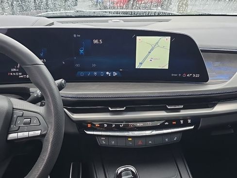 Used 2024 Cadillac XT4 Sport image 13