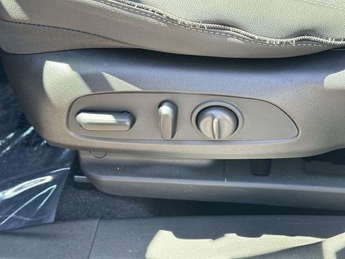 Used 2023 Buick Encore GX Preferred w/ Cold Weather Comfort Package FWD image 31