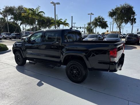 Used 2022 Toyota Tacoma SR5 w/ Technology Package RWD image 12