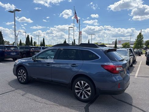 Used 2017 Subaru Outback 2.5i Limited AWD/4WD image 6
