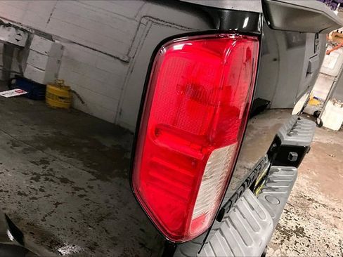 Used 2020 Nissan Frontier SV w/ Midnight Edition Floor Mats image 20