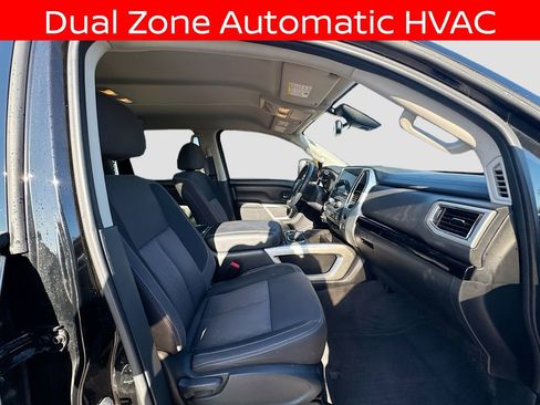 Used 2021 Nissan Titan SV w/ SV Convenience Package image 14
