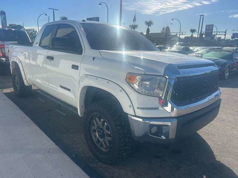 Used 2017 Toyota Tundra SR image 9