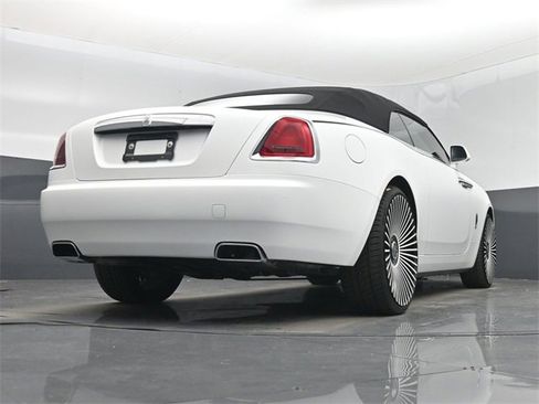 Used 2016 Rolls-Royce Dawn image 71