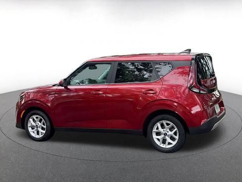 Used 2025 Kia Soul LX w/ LX Technology Package image 9