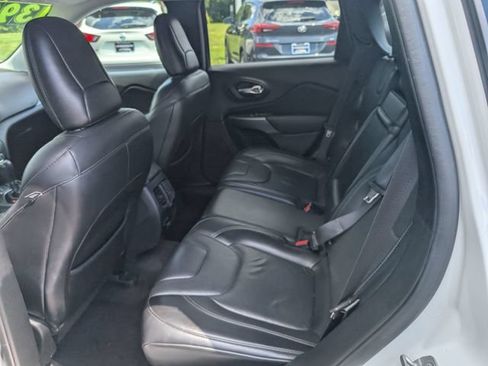 Used 2019 Jeep Cherokee Limited AWD/4WD image 9