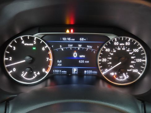 Used 2024 Nissan Altima 2.5 SR w/ SR Premium Package image 11