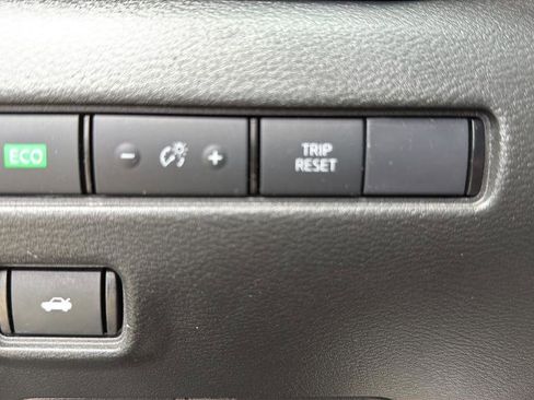 Certified 2025 Nissan Sentra SV FWD image 19