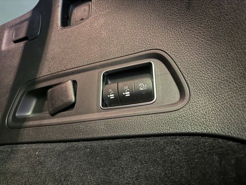 Used 2025 Mercedes-Benz GLS 450 4MATIC image 43