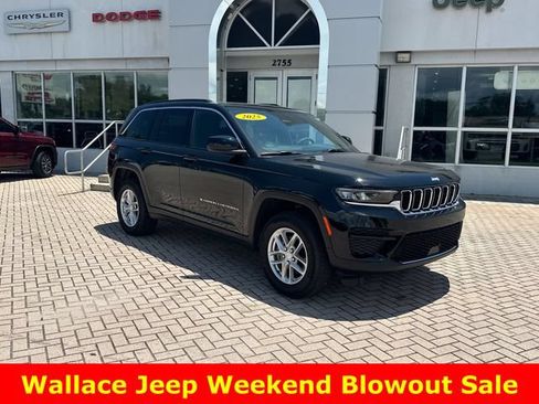 Used 2025 Jeep Grand Cherokee Laredo X RWD image 5