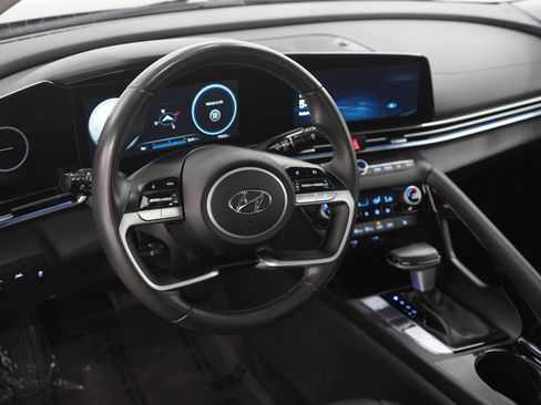 Used 2023 Hyundai Elantra Limited FWD image 19