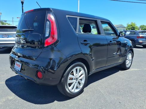Used 2018 Kia Soul + FWD image 2