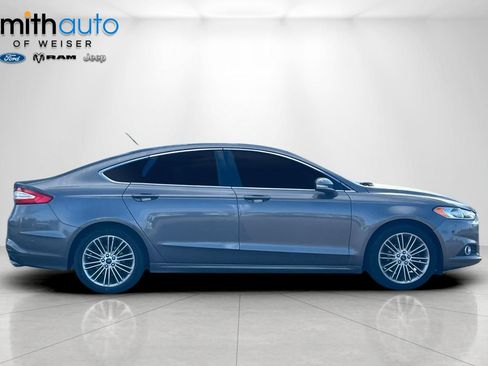 Used 2013 Ford Fusion SE FWD image 3