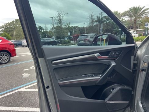 Used 2020 Audi SQ5 Premium Plus w/ Premium Plus Package image 38