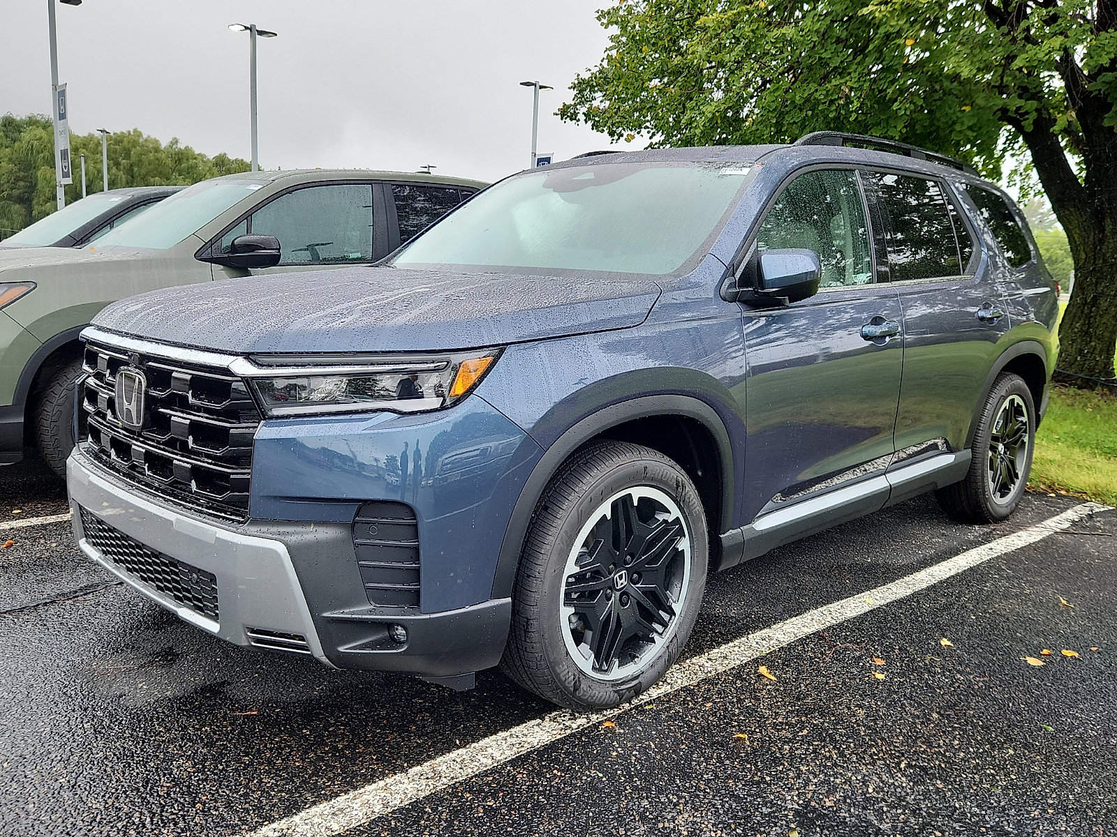 New 2026 Honda Pilot Touring image 3