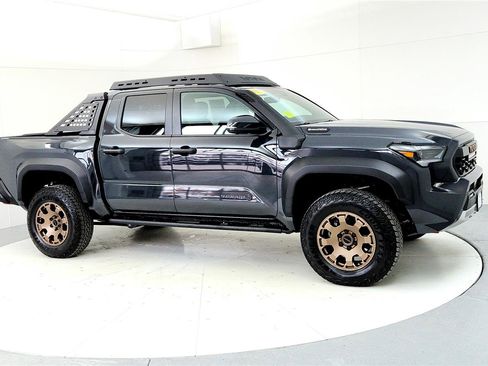 Certified 2025 Toyota Tacoma 4x4 Double Cab Hybrid image 7