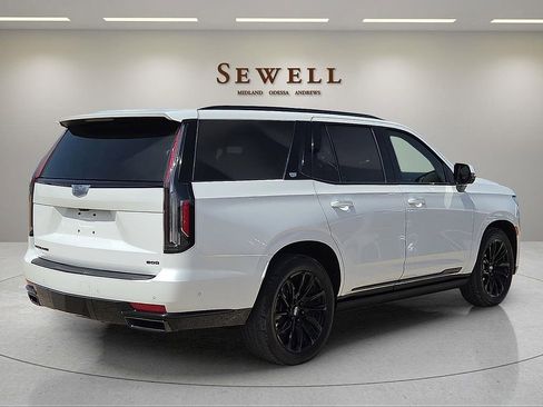 Used 2024 Cadillac Escalade Sport Platinum w/ LPO, ONYX Package AWD/4WD image 5