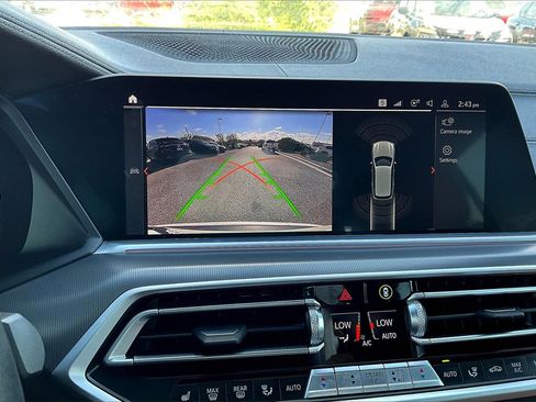 Used 2022 BMW X5 xDrive40i w/ Premium Package image 21