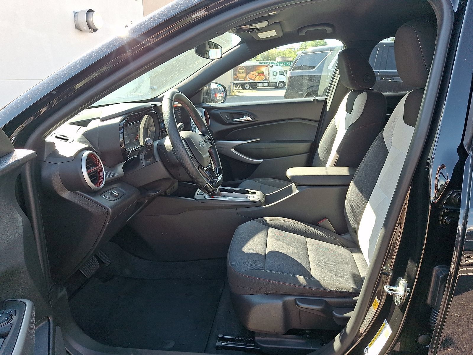 Certified 2024 Chevrolet Trax RS w/ Driver Confidence Package FWD image 13