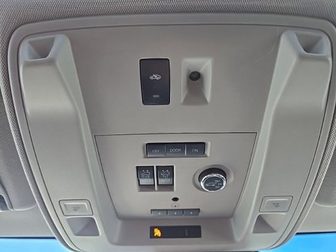 Used 2018 Chevrolet Tahoe Premier image 21