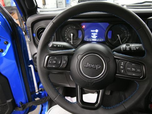 Used 2024 Jeep Wrangler Unlimited Rubicon 4xe AWD/4WD image 12