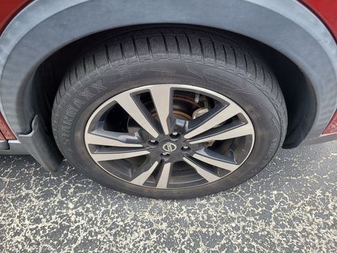 Used 2018 Nissan Kicks SR FWD image 9