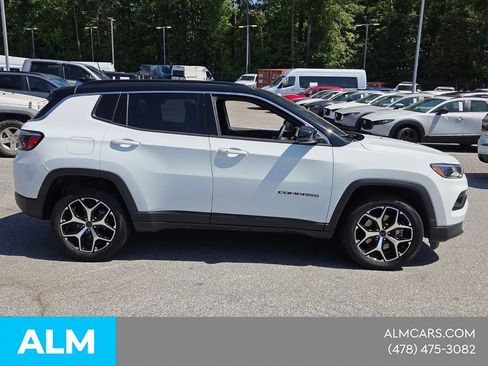 Used 2025 Jeep Compass Limited AWD/4WD image 14