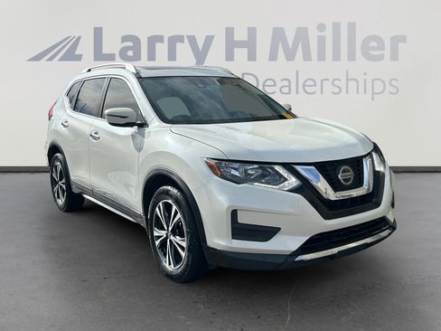 Used 2019 Nissan Rogue SV w/ Sun & Sound Touring Package image 8