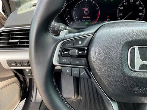 Used 2018 Honda Accord Touring image 29