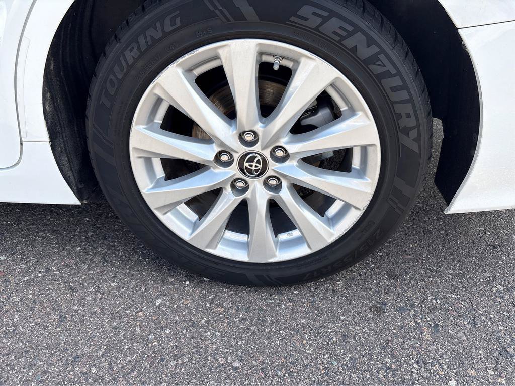 Used 2019 Toyota Camry LE FWD image 33