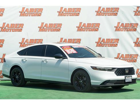 Used 2025 Honda Accord SE image 1