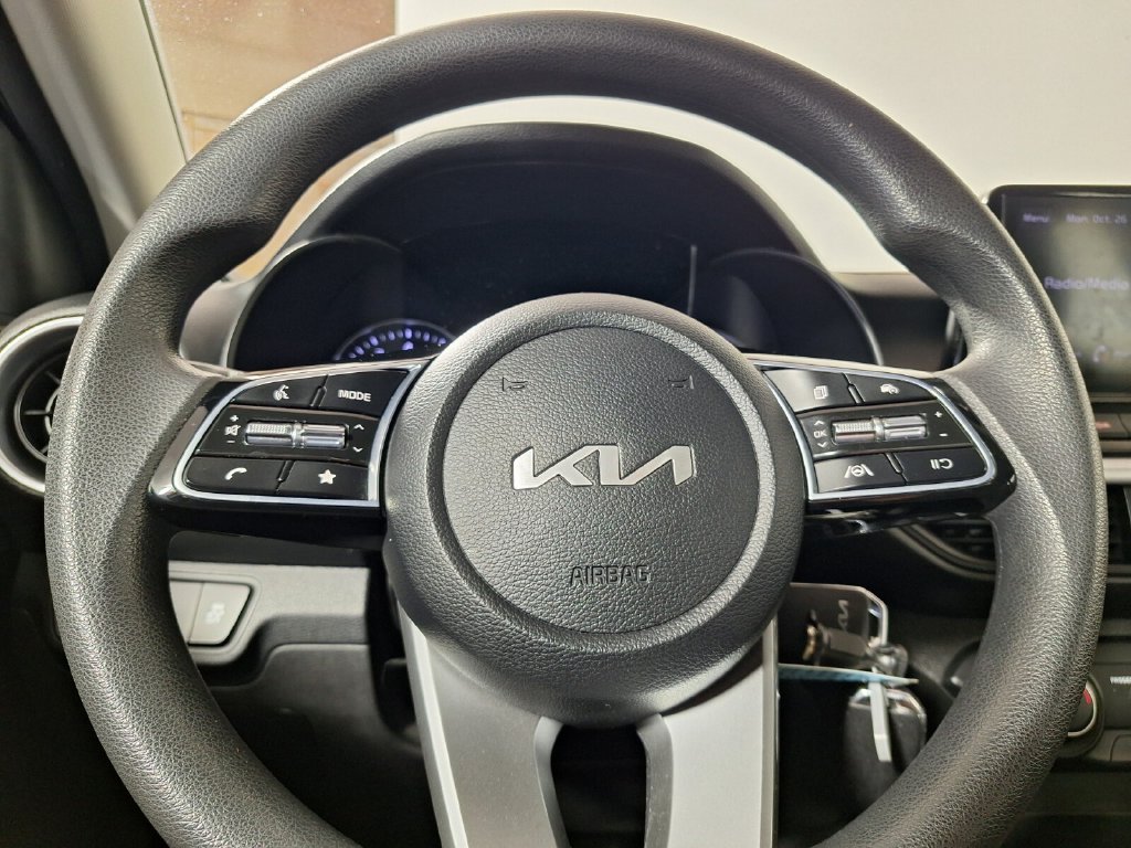 Used 2023 Kia Forte LXS w/ LXS Technology Package FWD image 15