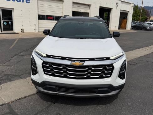 Used 2025 Chevrolet Equinox LT w/ Convenience Package II AWD/4WD image 2