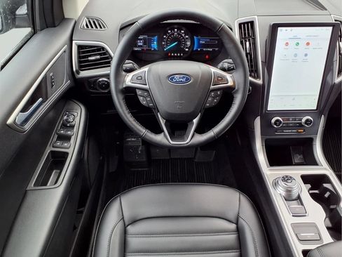 Used 2024 Ford Edge SEL AWD/4WD image 13