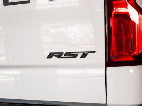 Used 2023 Chevrolet Silverado 1500 RST AWD/4WD image 16