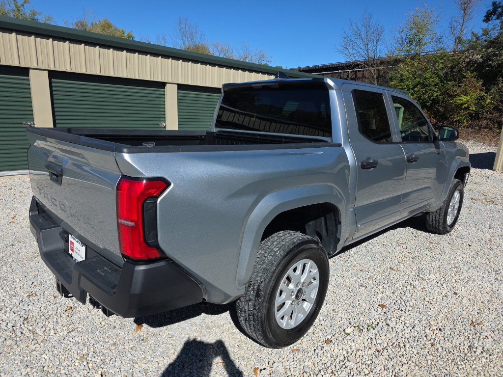 Used 2025 Toyota Tacoma SR AWD/4WD image 6
