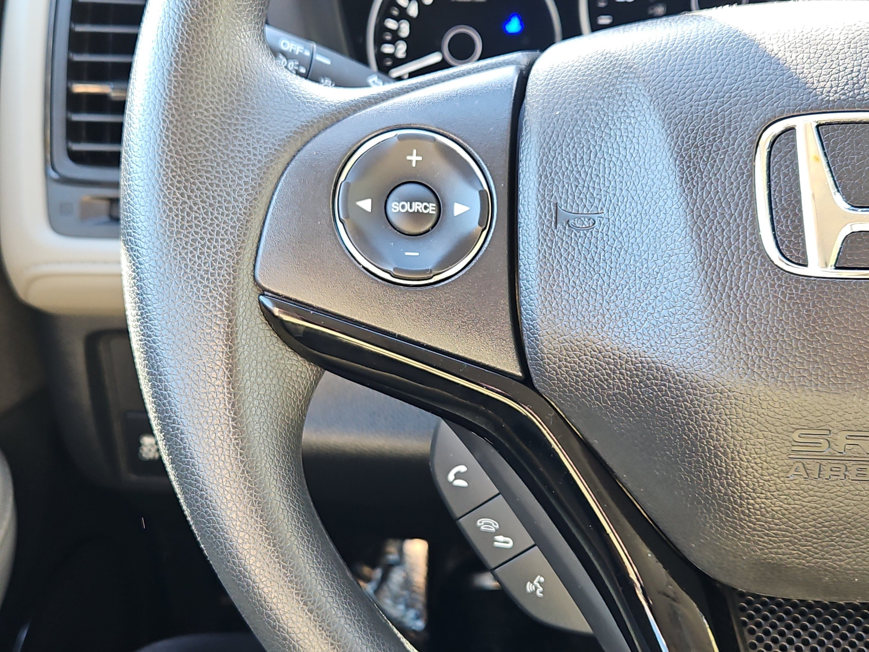 Used 2021 Honda HR-V LX image 11