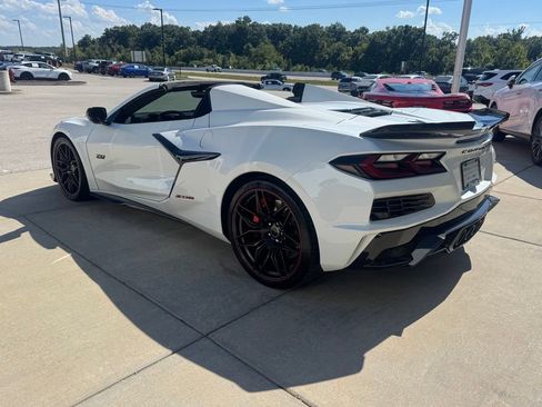 Used 2023 Chevrolet Corvette Z06 RWD image 3