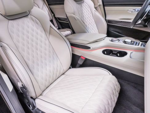 Certified 2023 Genesis GV70 3.5T Sport w/ Sport Prestige Package image 15