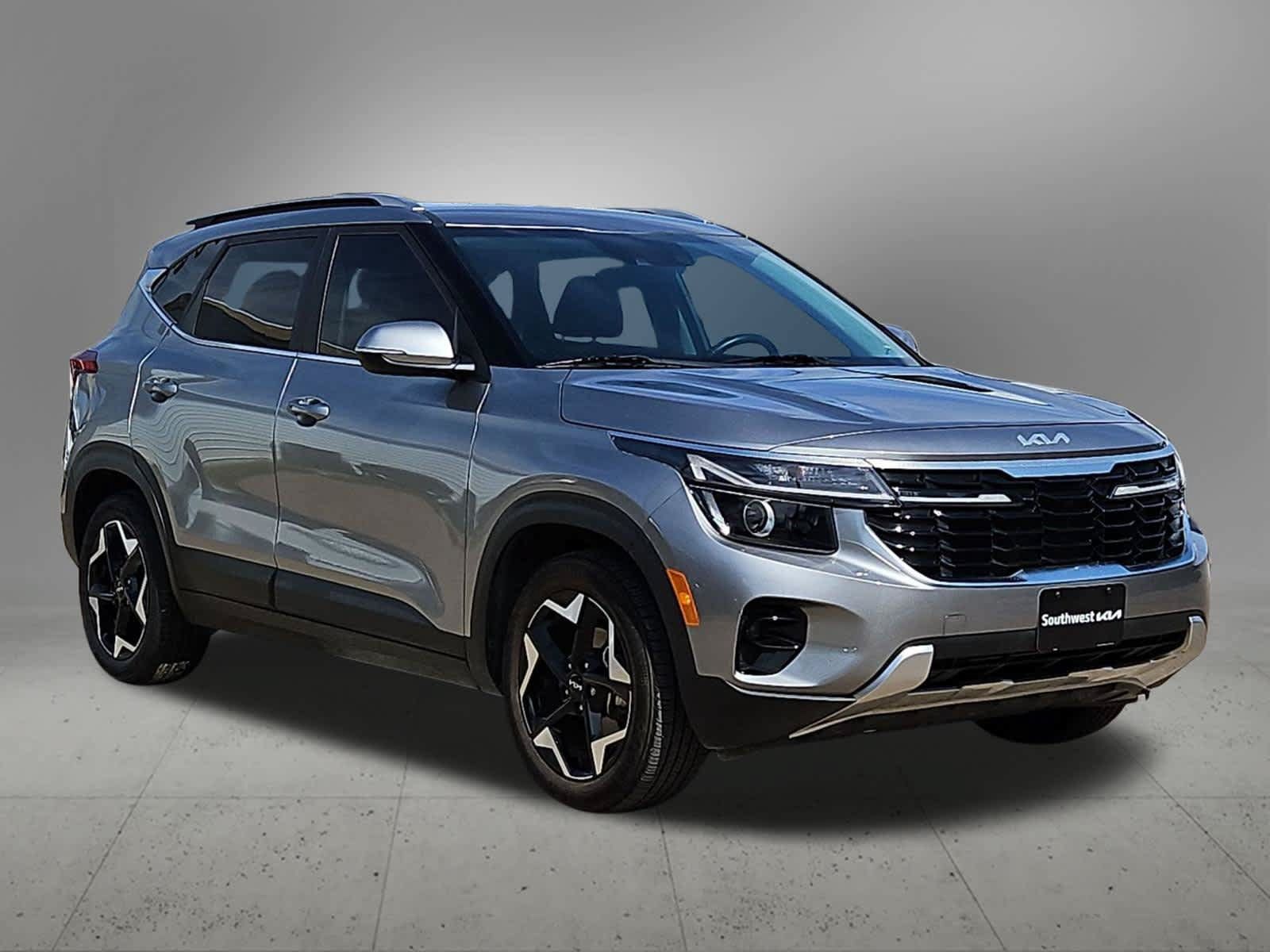 Used 2024 Kia Seltos EX FWD image 7