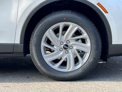 New 2026 Lincoln Corsair Premiere image 6