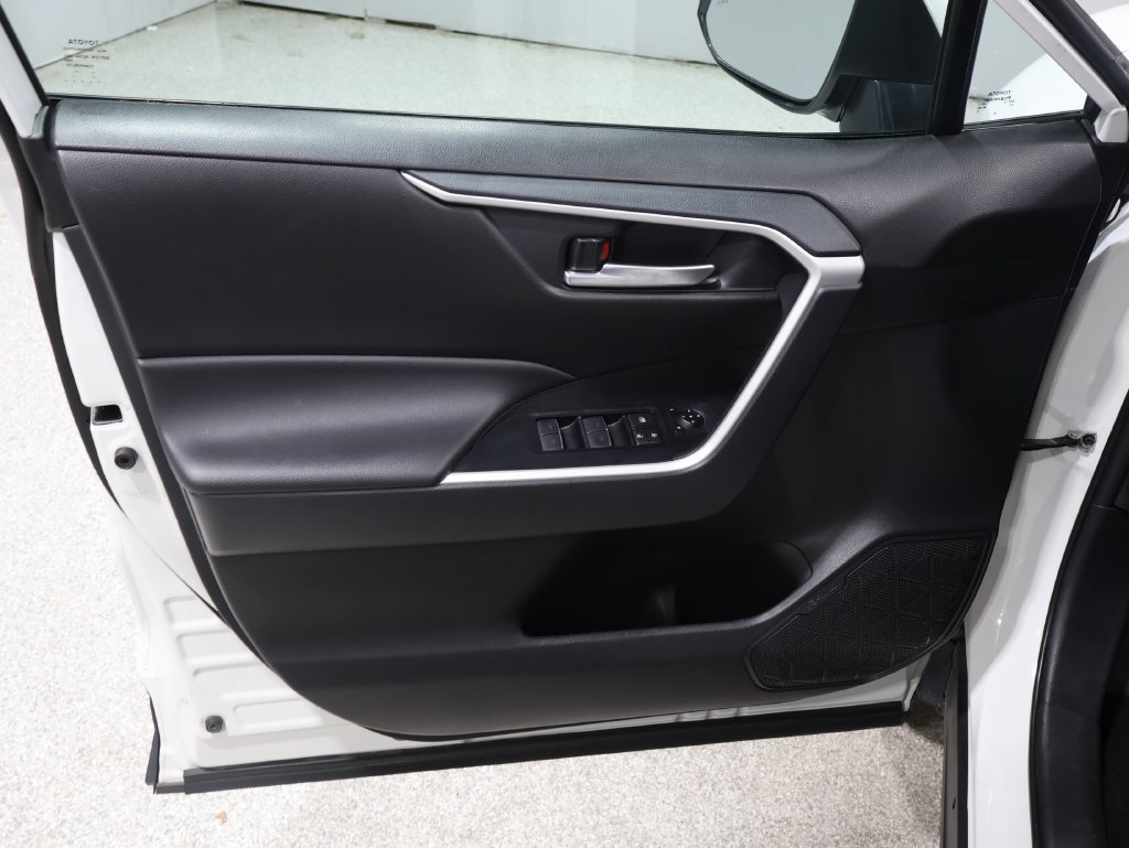 Used 2025 Toyota RAV4 XLE w/ Convenience Package AWD/4WD image 14