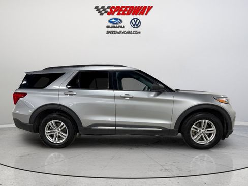 Used 2023 Ford Explorer XLT image 8