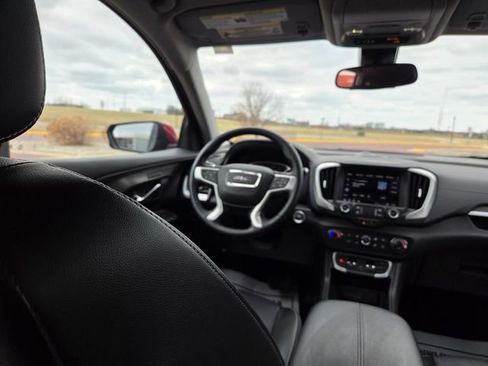 Used 2024 GMC Terrain SLT w/ Infotainment Package II image 54