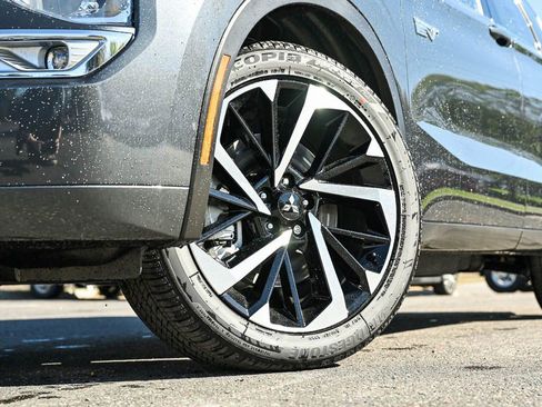 New 2025 Mitsubishi Outlander SEL image 6